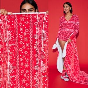 NWOT  Victoria’s Secret Sherpa Blanket